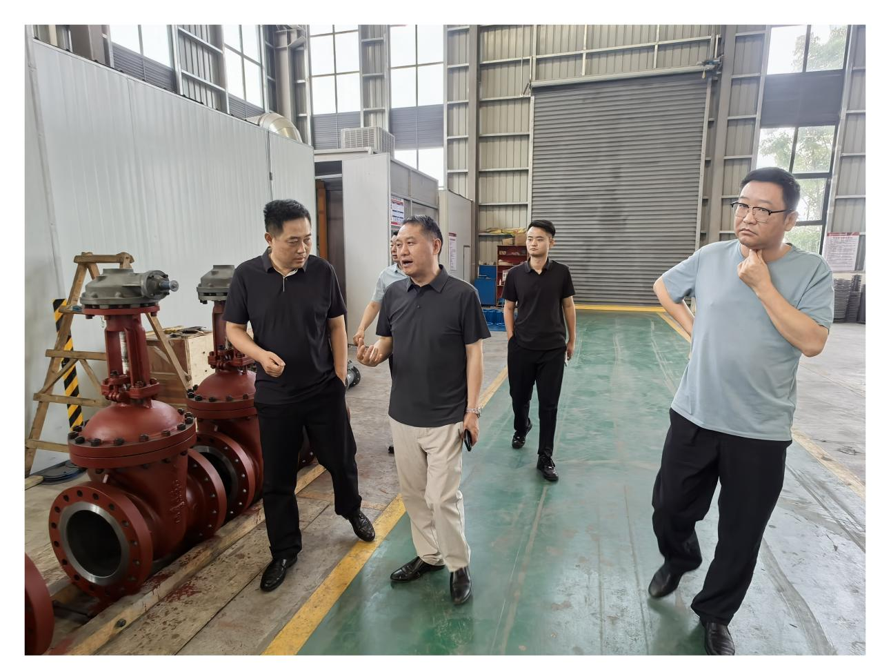 县生态环境分局一行莅临我司指导环保工作(图1) 县生态环境分局一行莅临我司指导环保工作(图1)